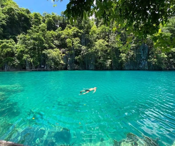 Island hopping coron outpost hostels (1)